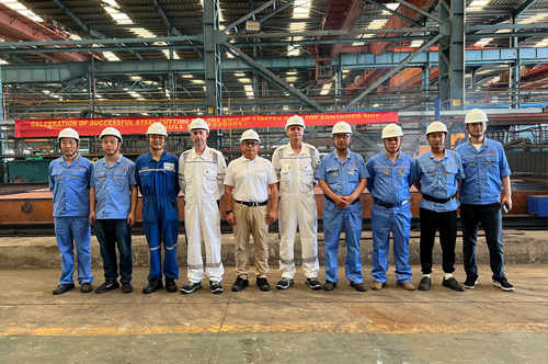 Sanfu's first 1300TEU dual-fuel (methanol) container ship steel cutting construction